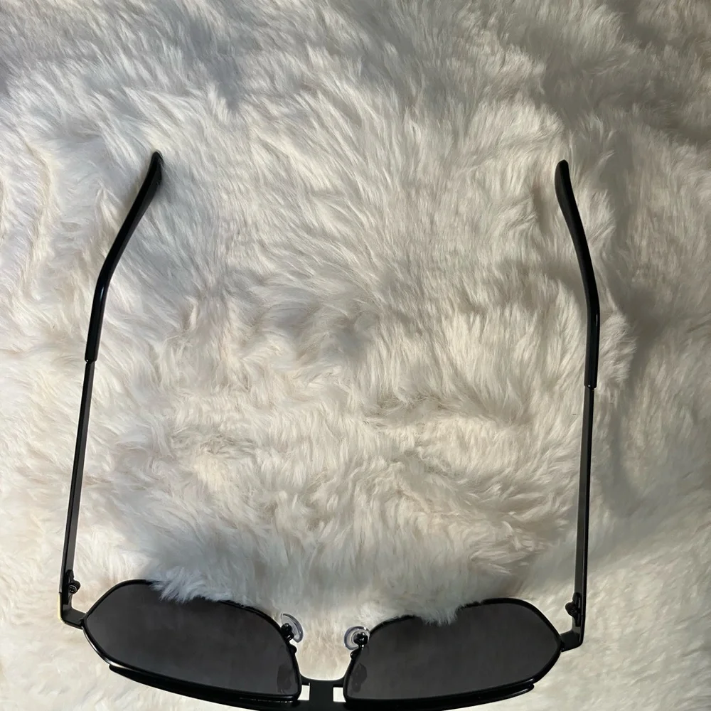 Men Stylish Black and Gold Sunglasses
